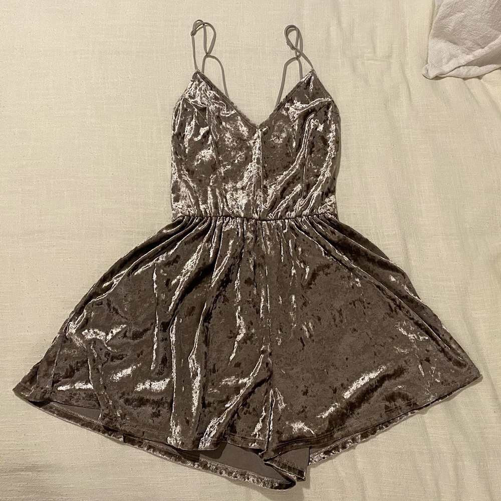 LA HEARTS Velvet Romper SIZE S